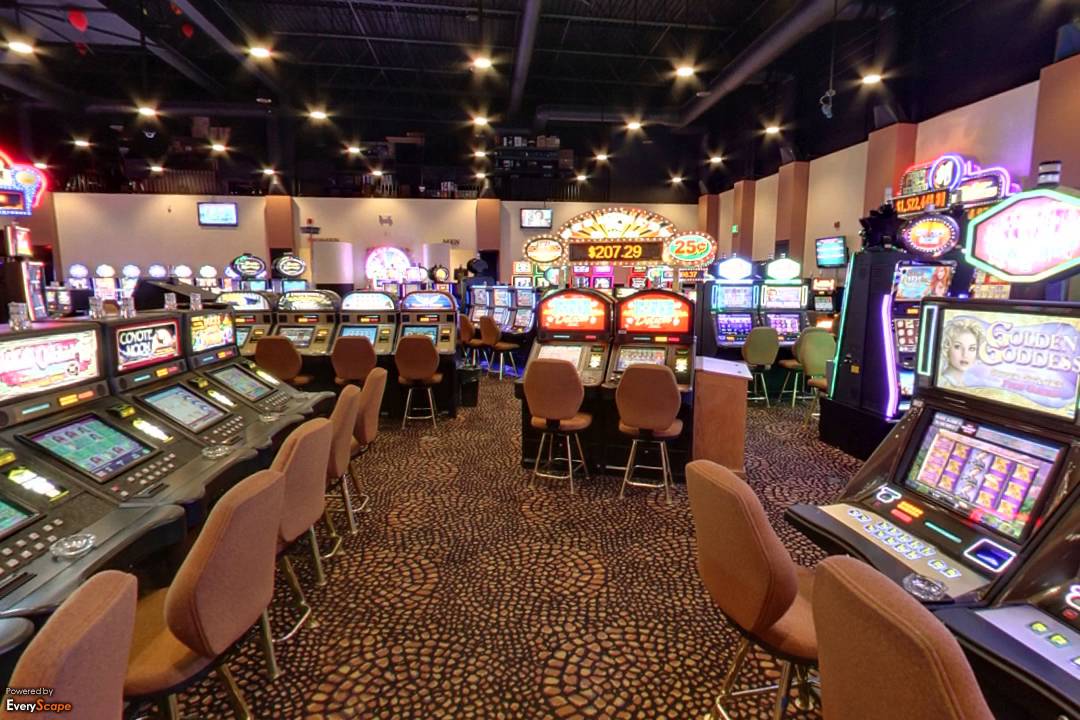 is hobbs casino open